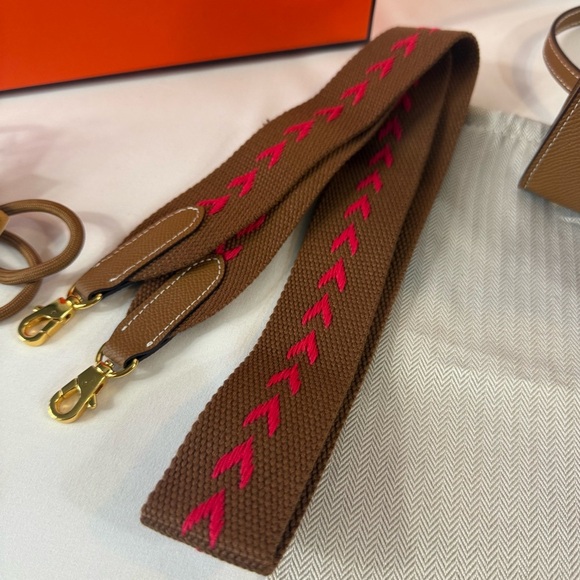 Brown Leather Handbag with Pink Accents - Picture 4 of 17